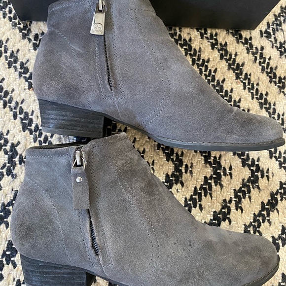 Blondo Shoes - Blondo Grey Linda Waterproof Suede Booties VGUC